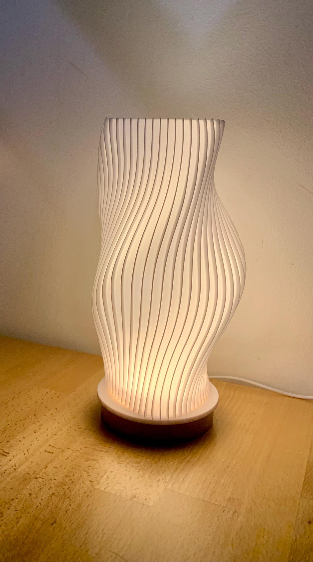 Lampe Moderne Led Design Spirale Imprimée En 3d | Lampe Rgb Avec Télécommande | Socle En Bois | Lampe D’ambiance Déco